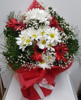 beyaz papatya kırmızı gerbera buket