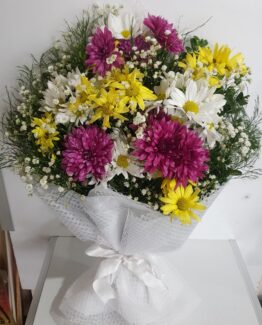 renkli papatya buket