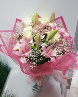 beyaz gül pembe lilyum buket