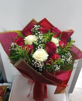 10 kırmızı beyaz gül buket