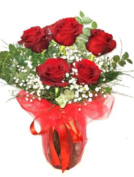 5 kırmızı gül vazo