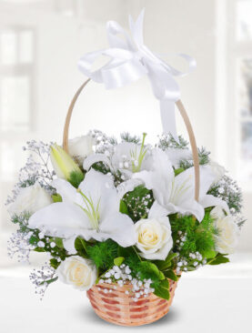 beyaz gül beyaz lilyum sepet