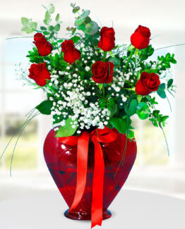 7 kırmızı gül kalp vazo