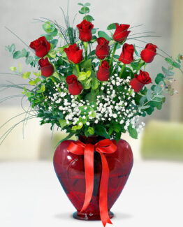 11 kırmızı gül kalp vazo