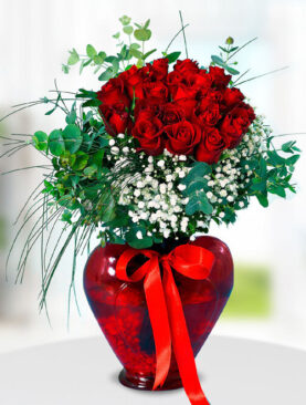 20 kırmızı gül kalp vazo
